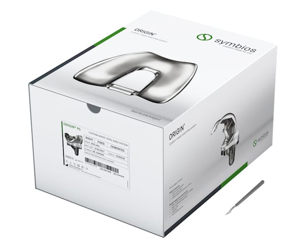 Symbios ORIGIN Knie: patientenspezifisches Knieprothesen-System in der Verpackung